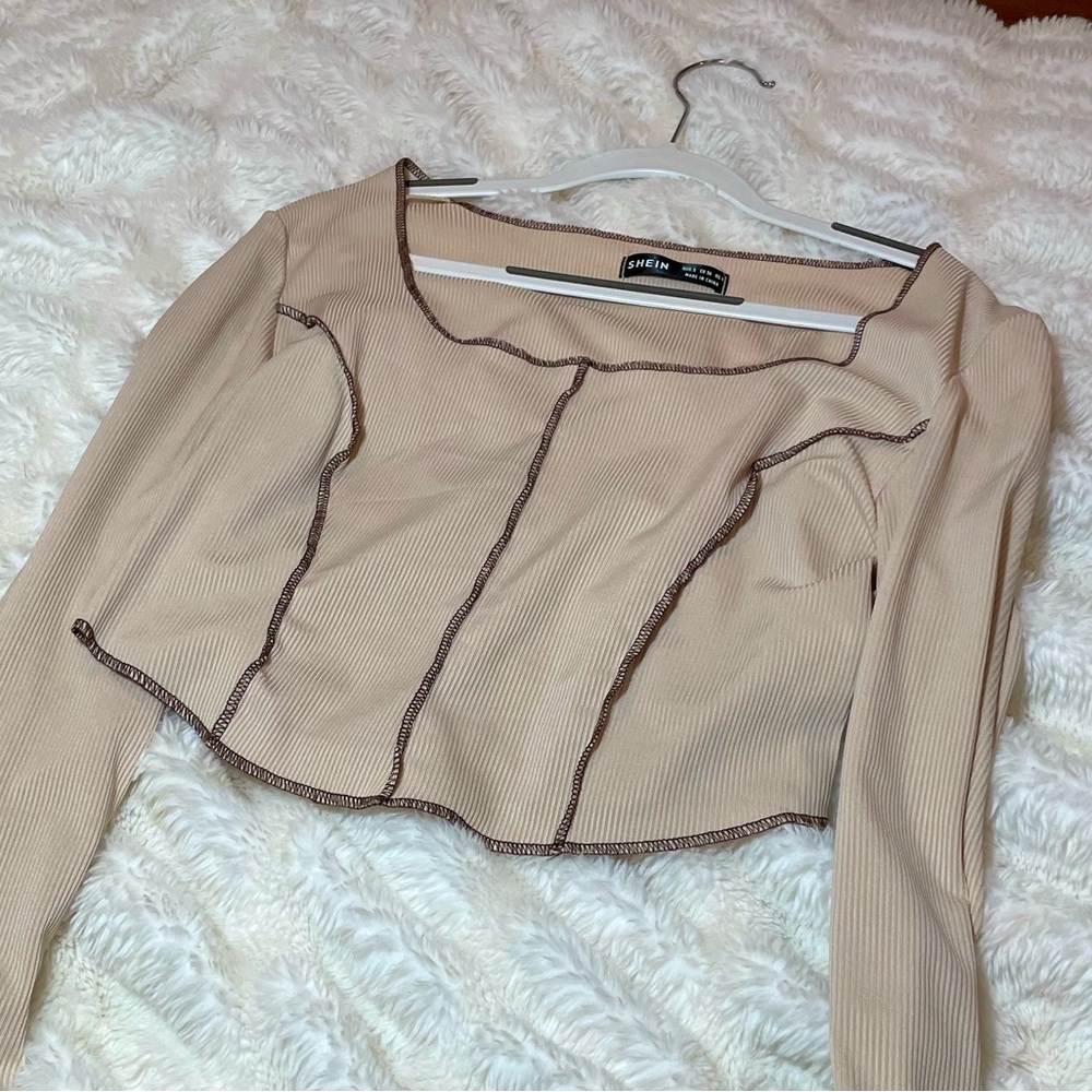 long sleeve brown and tan ribbed shirt